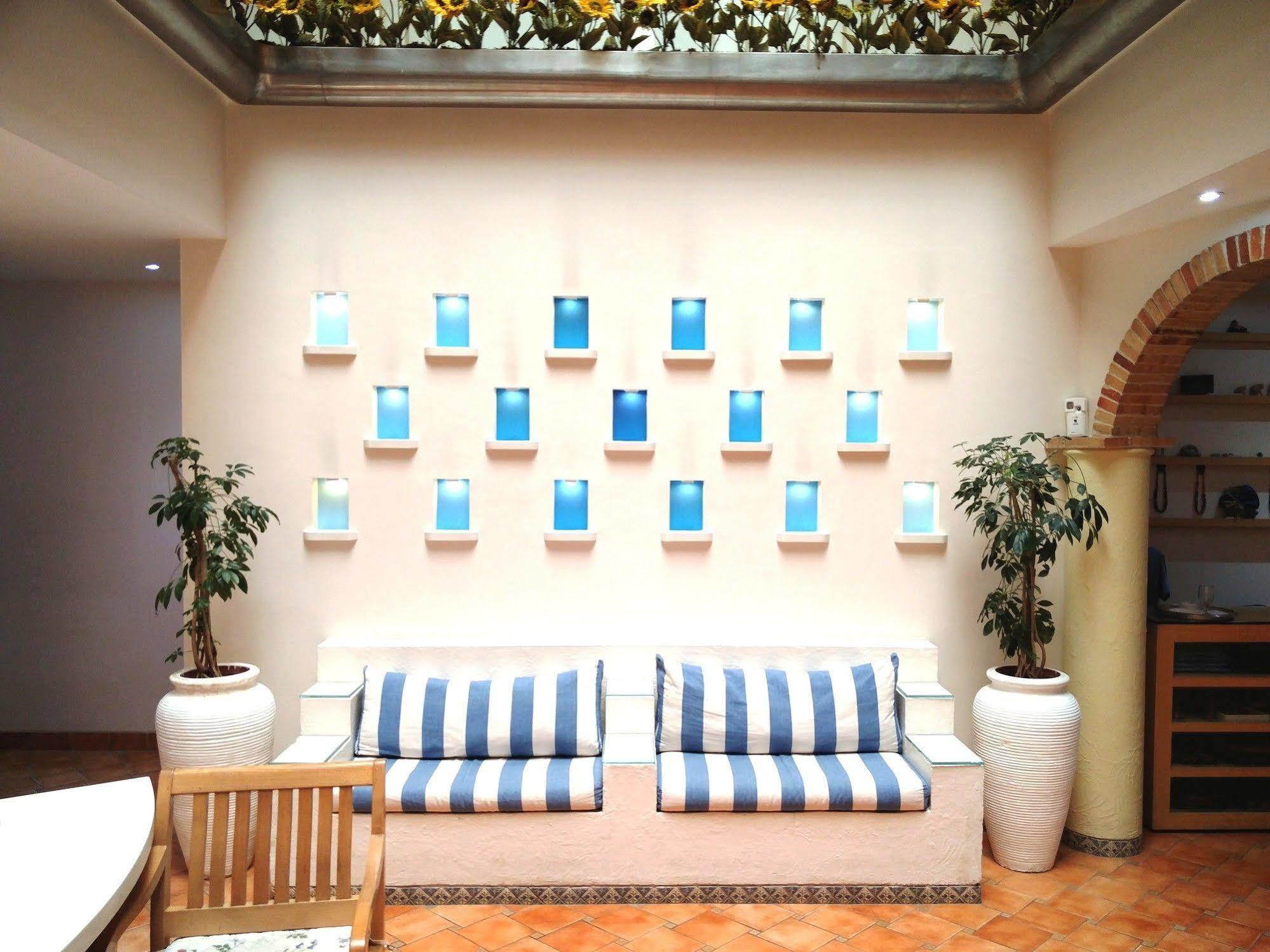 The Gordon House Hotel, Colaba Hotel