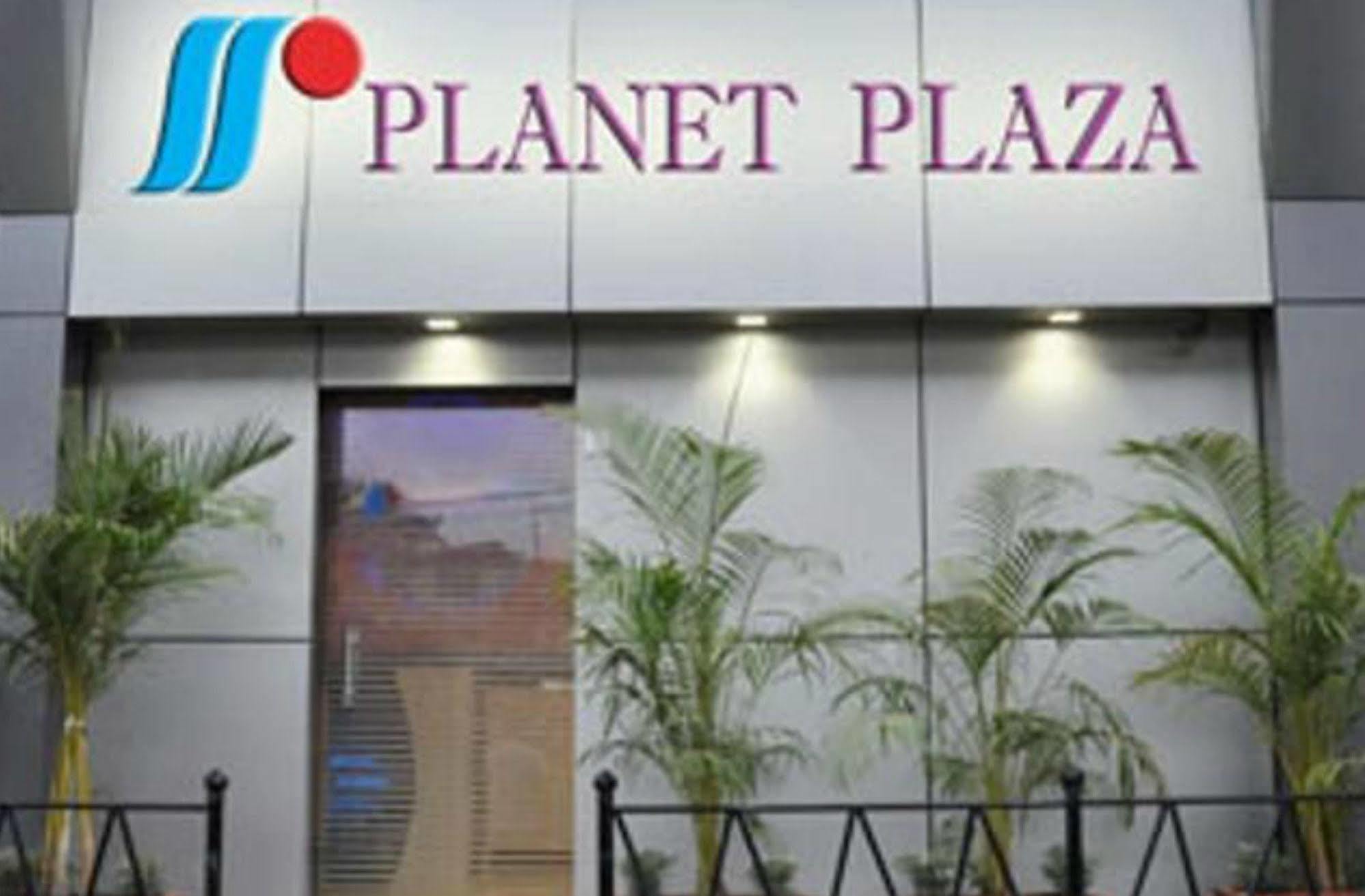 Planet Plaza Hotel