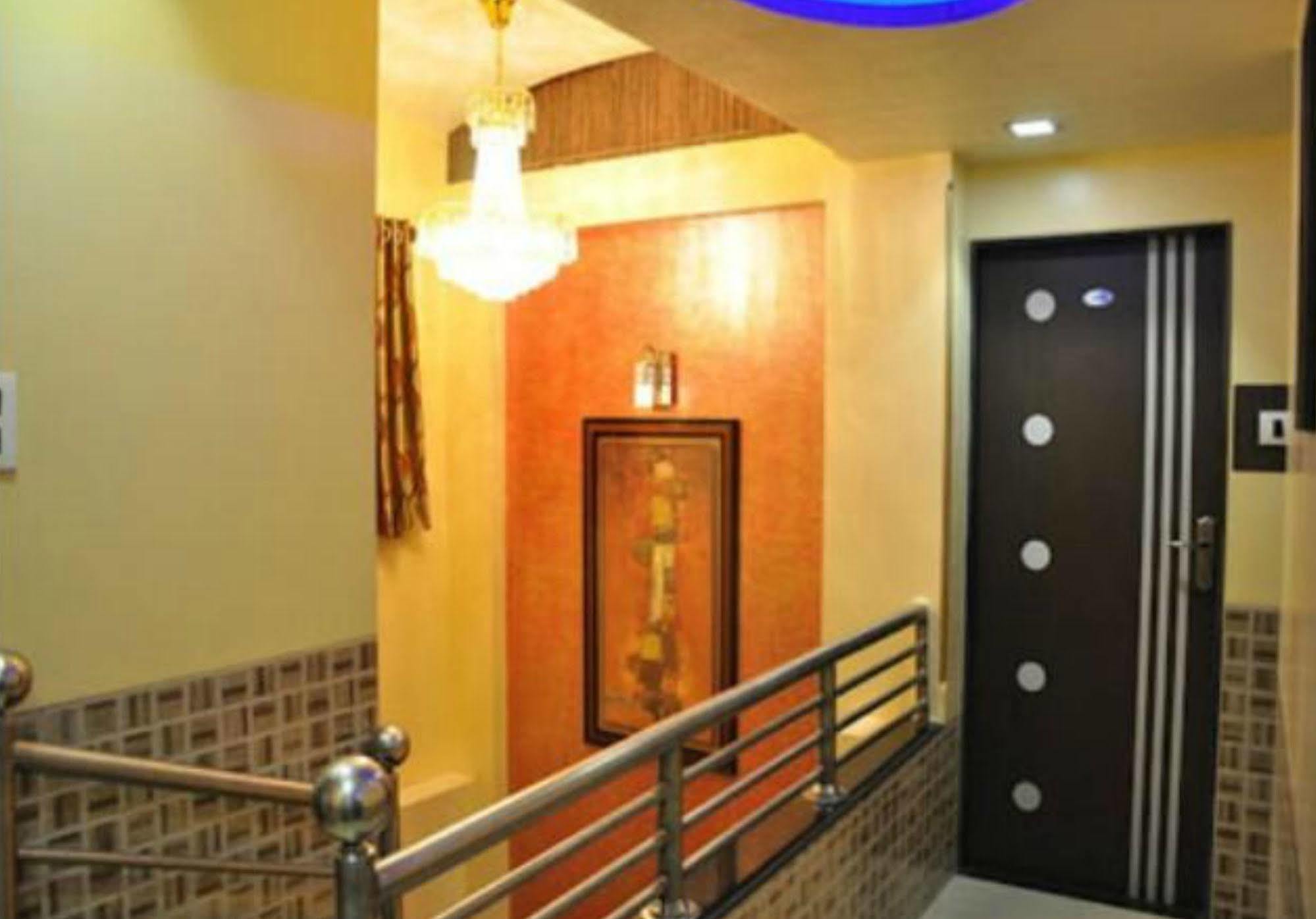 Planet Plaza Hotel 2*