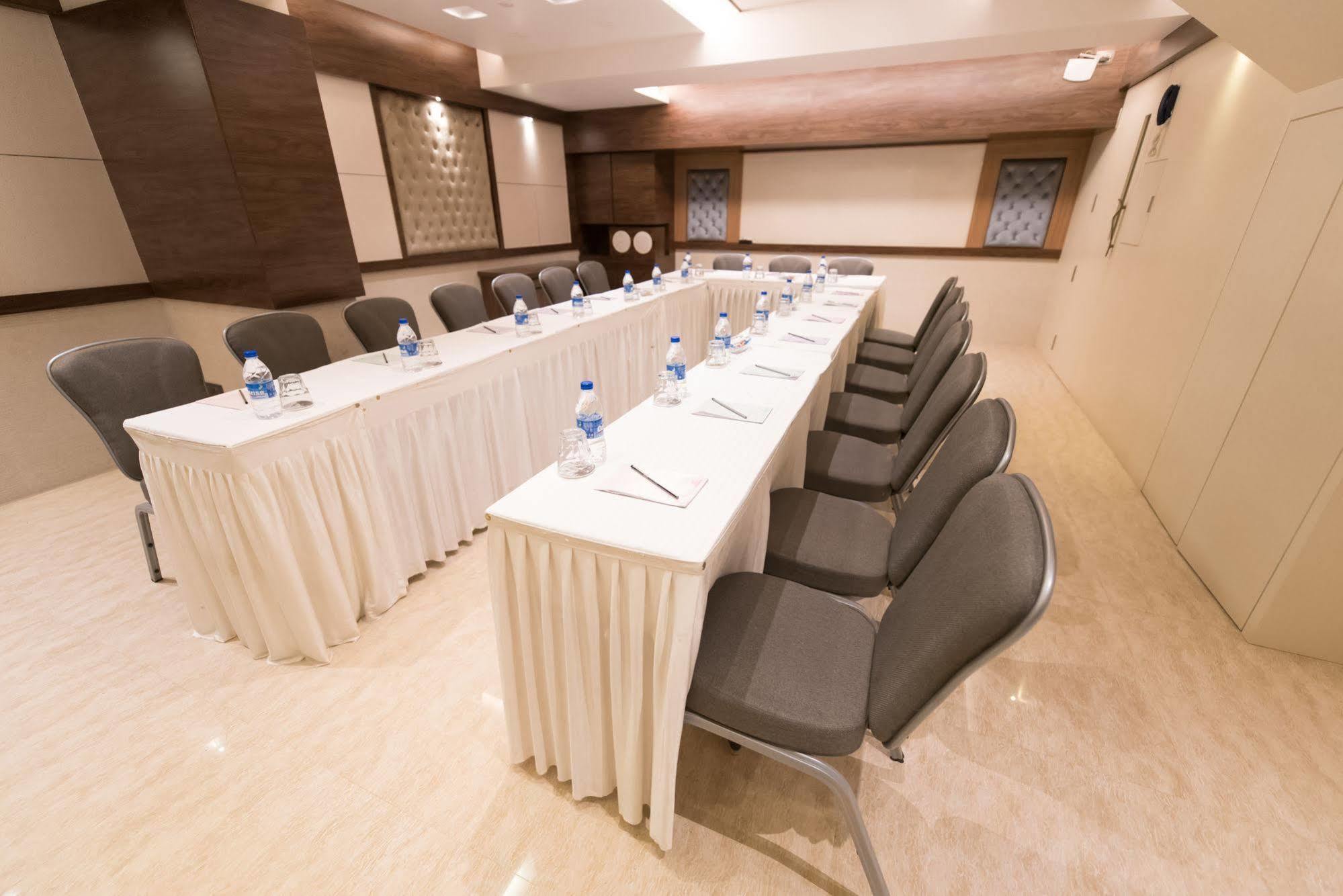 Le Grande - International Airport 3* Mumbai