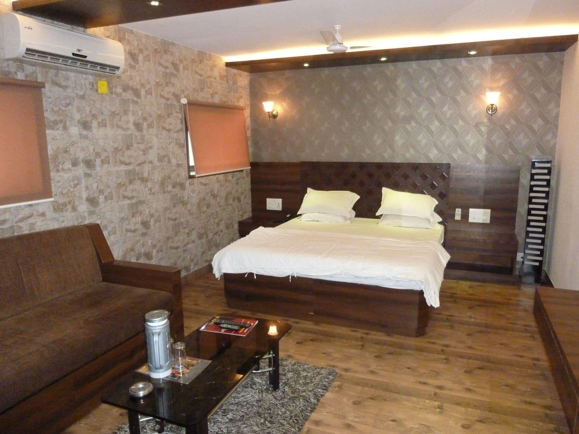 Regal Palace Hotel 3*