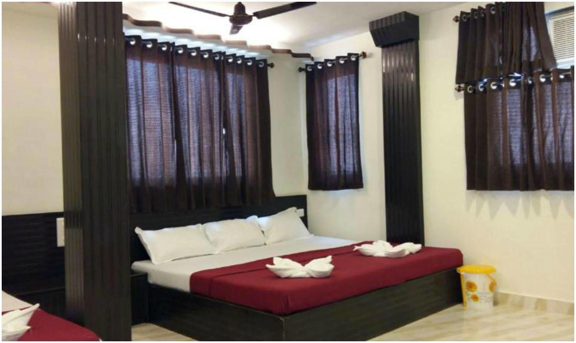 Oyo 76486 Silver Moon Hotel 2*
