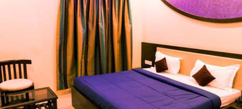 Adore Palace Lodge *