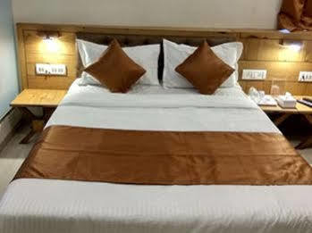 Grandeur-near International Airport 3*