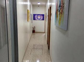 Grandeur-near International Airport 3*