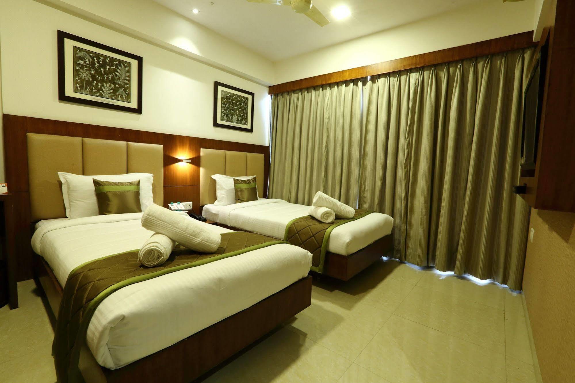 Hotel The Altruist Business