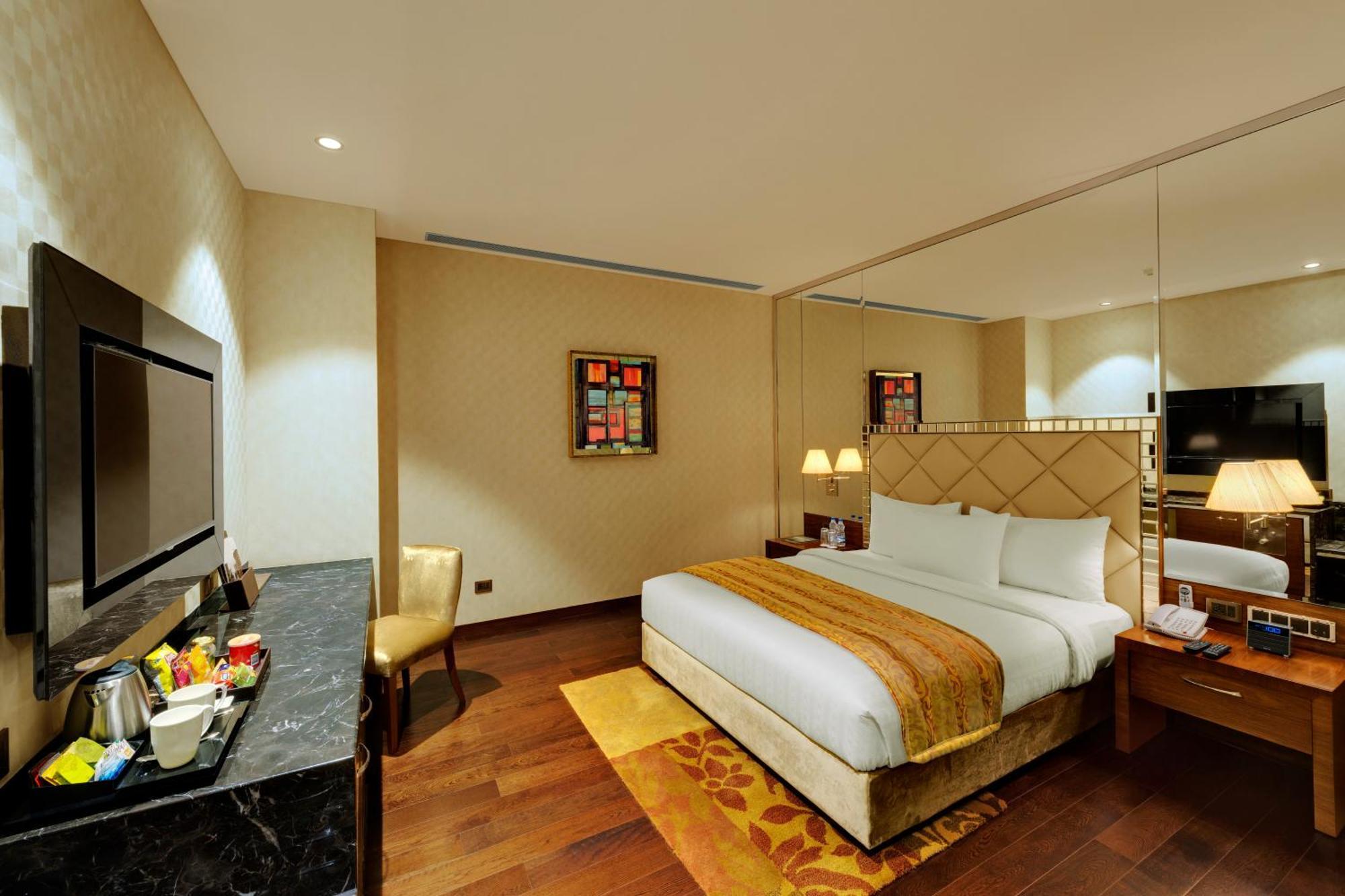 Hotel Niranta Transit Airport - At Arrivals 4*