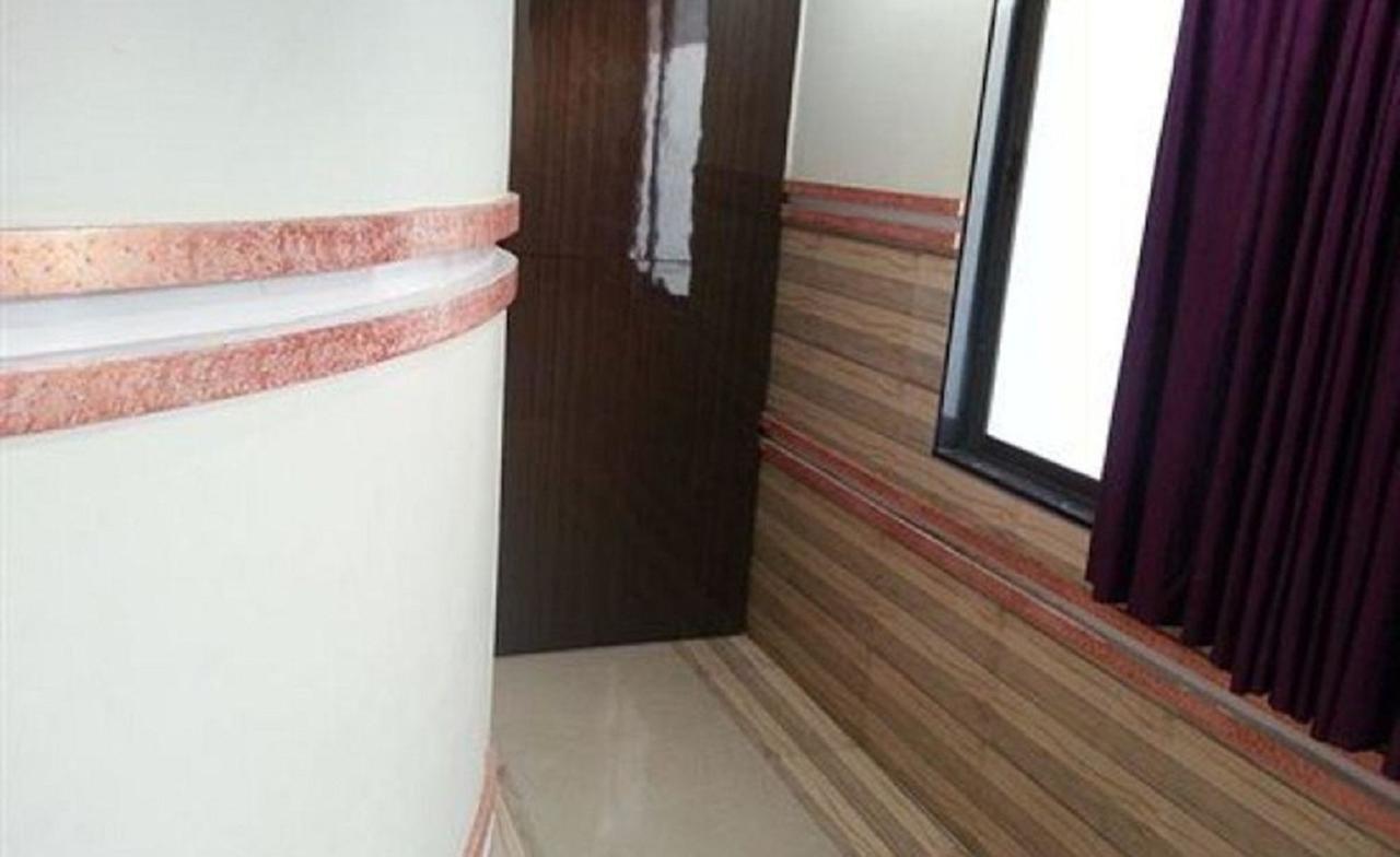 Hotel Maangta 100 @ Andheri East Mumbai