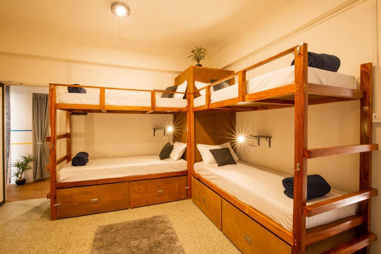 Locomo Og - Work Eat Hostel Mumbai