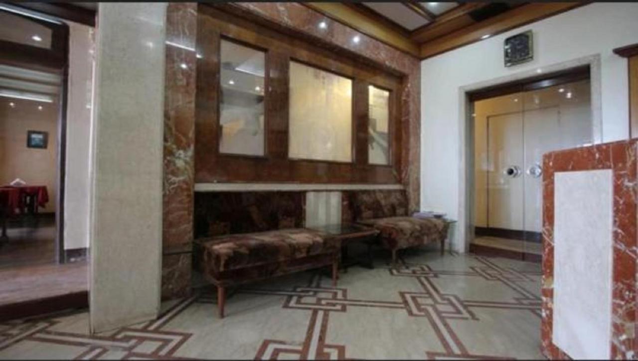 Hotel, Colaba Hotel 2*
