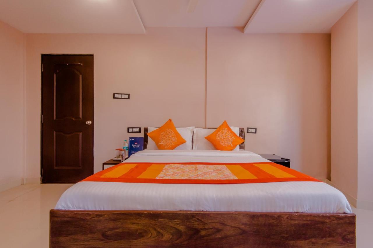 Hotel Oyo 9748 Girgaon Palace Mumbai