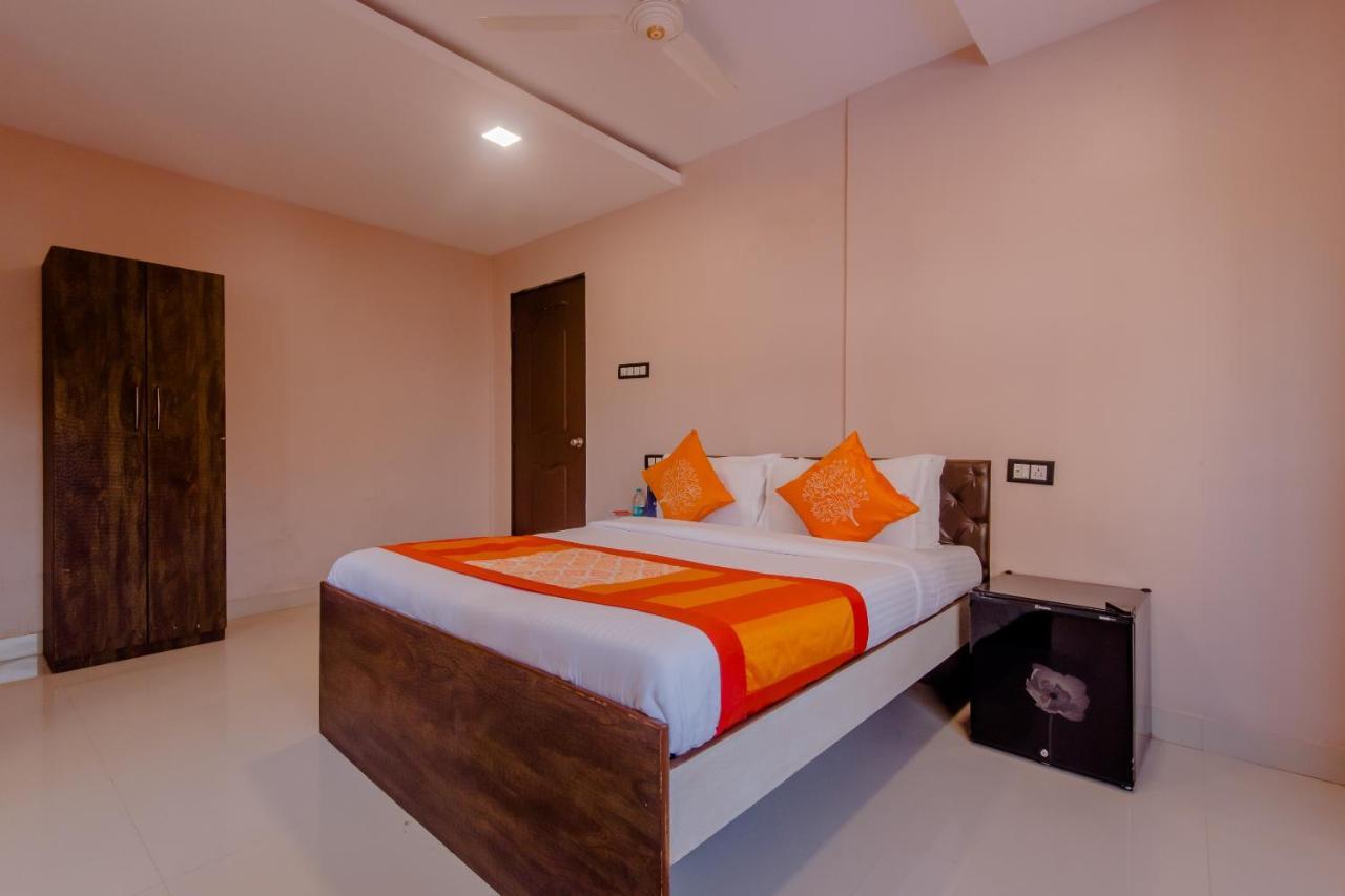 Hotel Oyo 9748 Girgaon Palace Mumbai