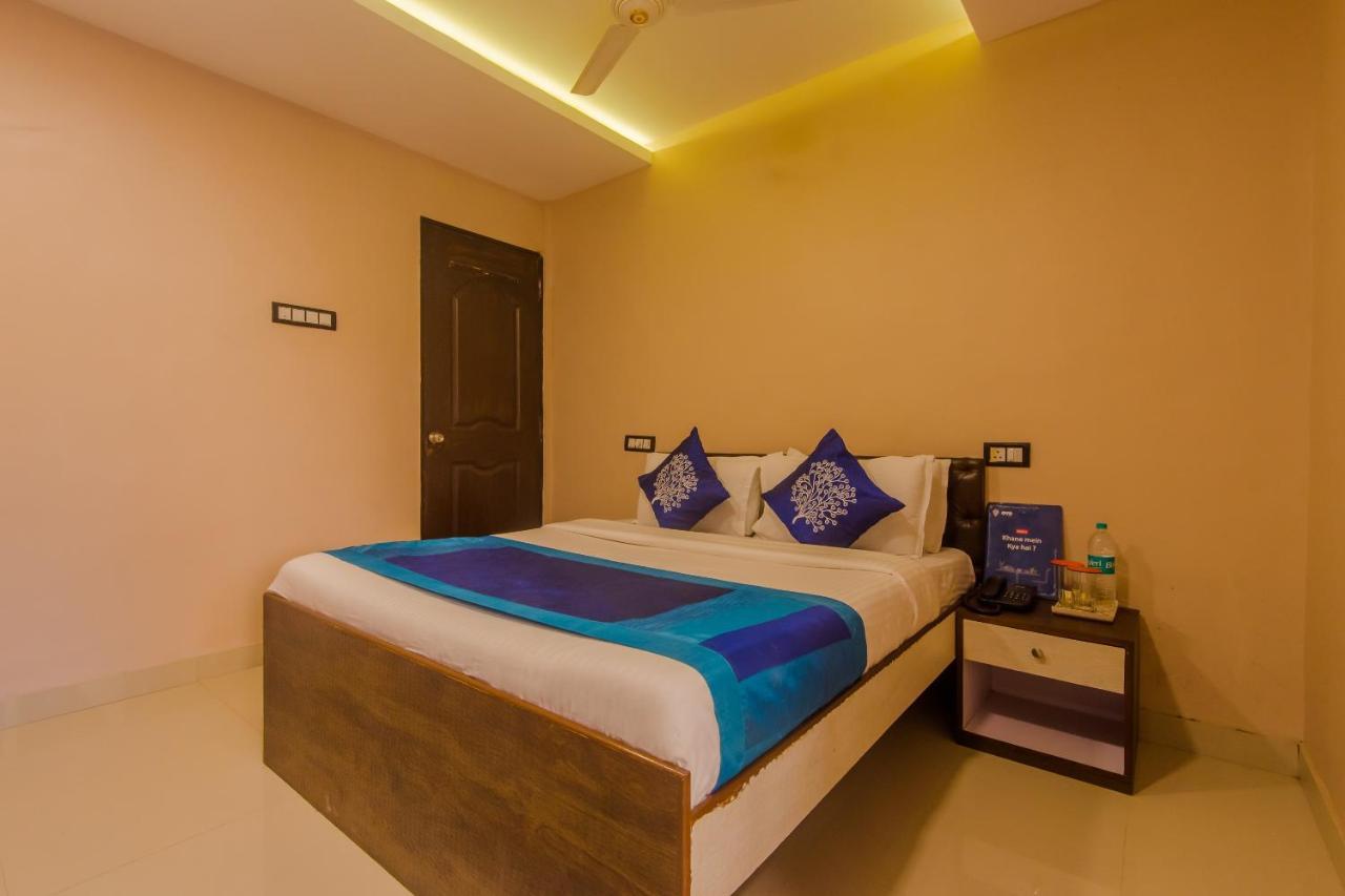 Hotel Oyo 9748 Girgaon Palace 3*