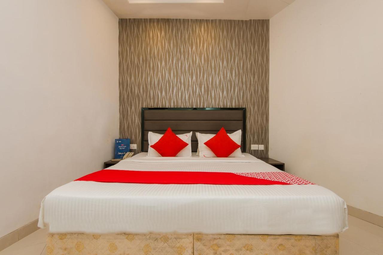 Oyo 8690 Kalpana Elite Hotel