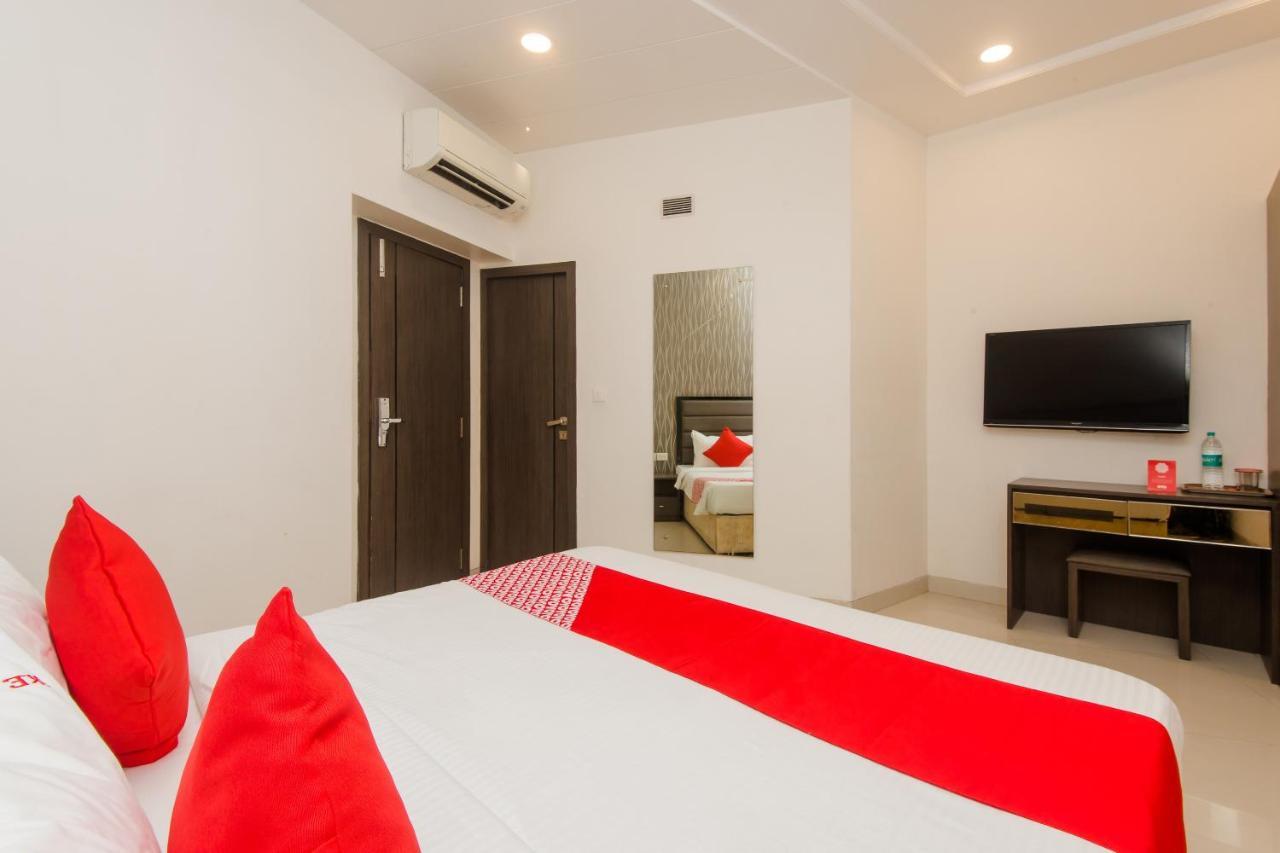 Oyo 8690 Kalpana Elite Hotel 3*