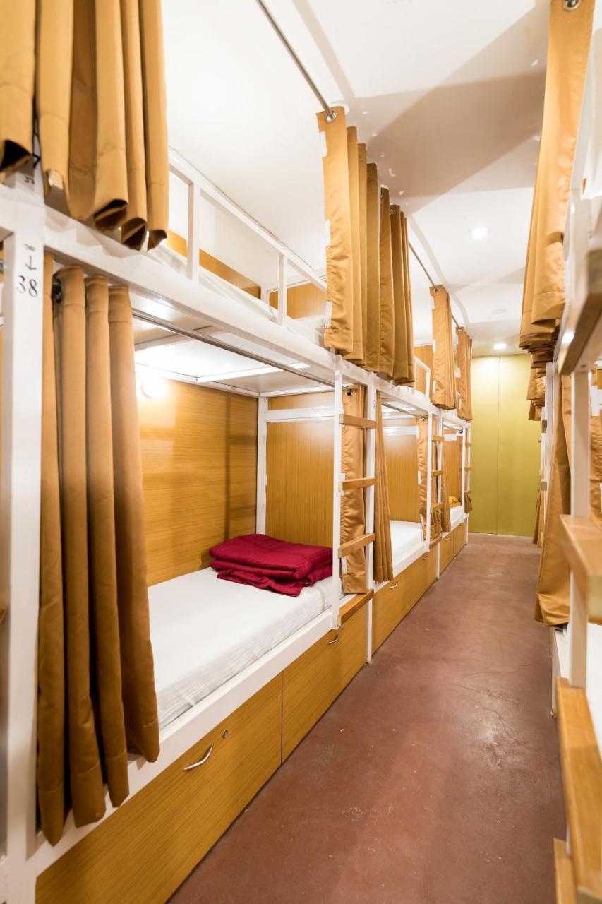 Inn Backpackers,airport 2*