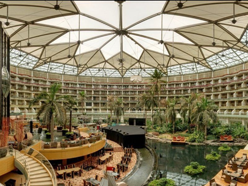 Hotel Sahara Star