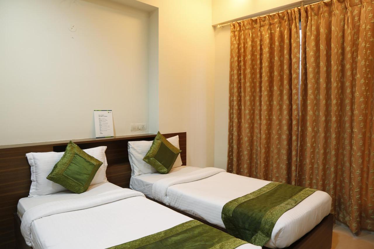 Seven Serviced Bandra East 3*