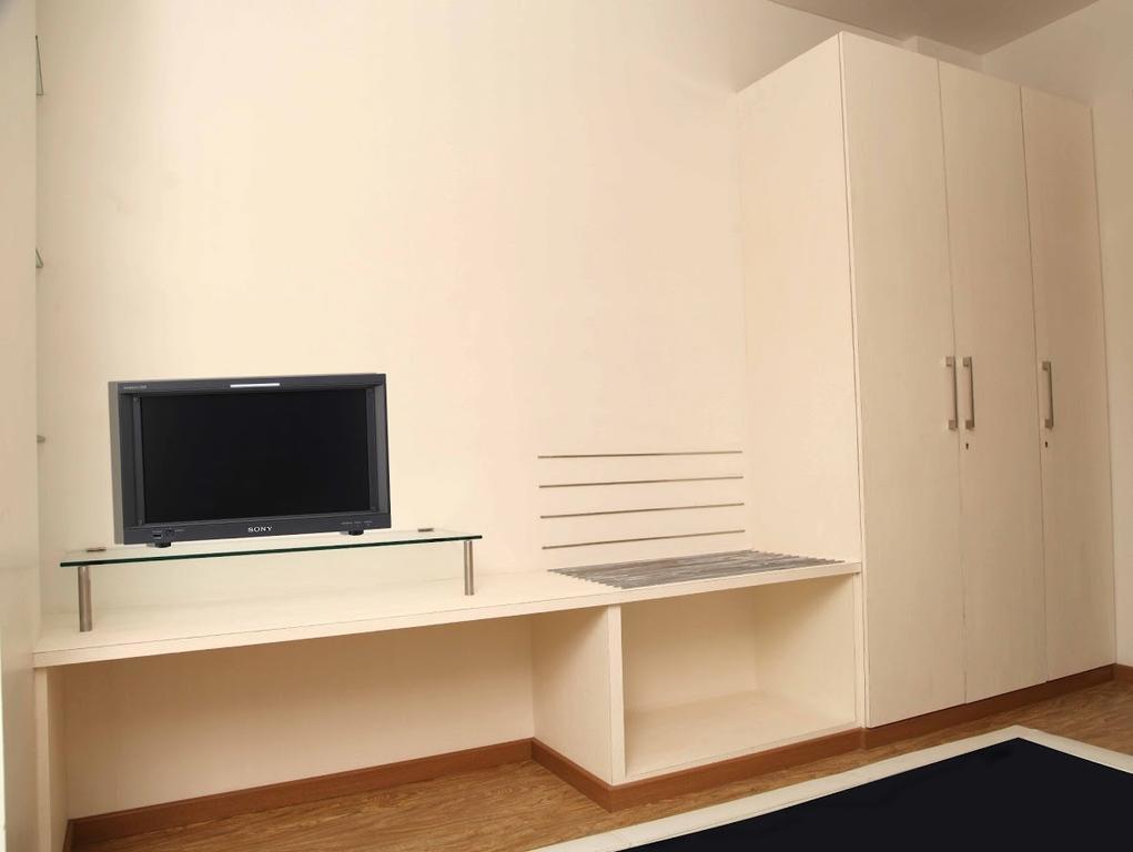 Laurent & Benon - Santacruz East Aparthotel