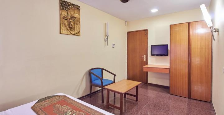 Hotel Jayshree Domestic Airport 3*