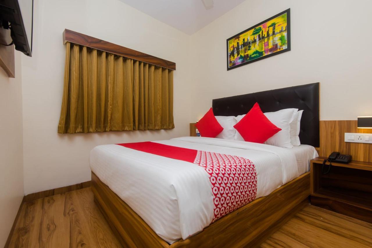 Deluxe Residency Hotel