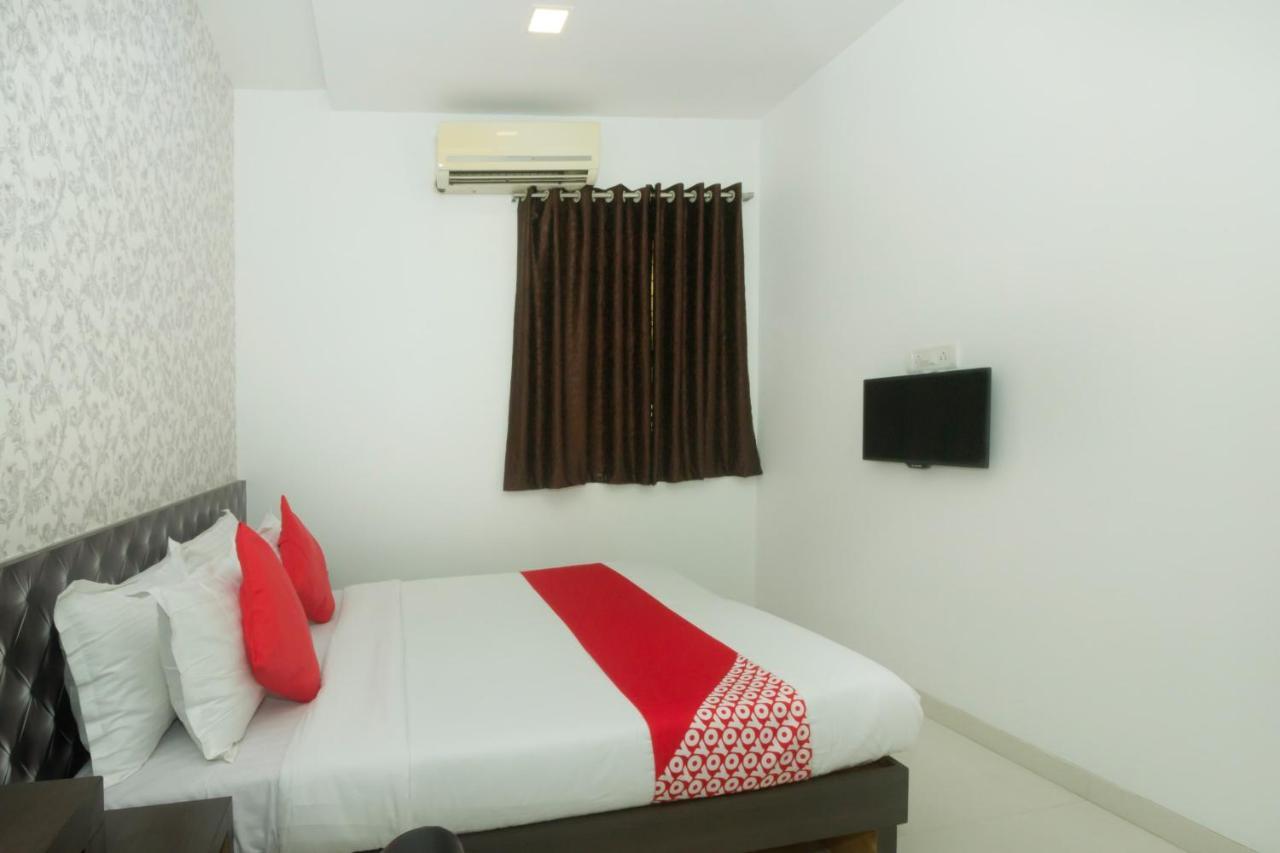 Oyo 19847 Star Residency 3*