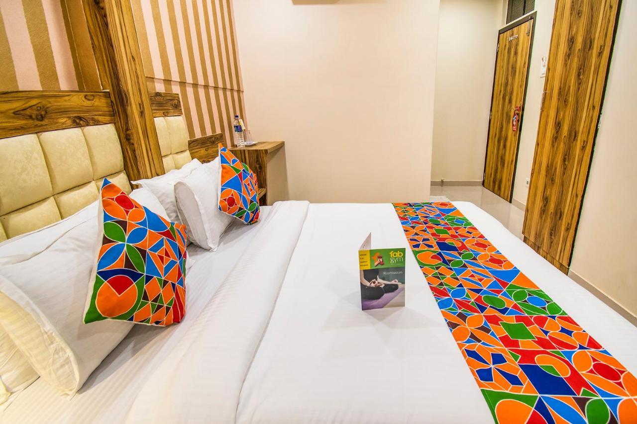 Fabexpress Orange Santacruz East Hotel 3*