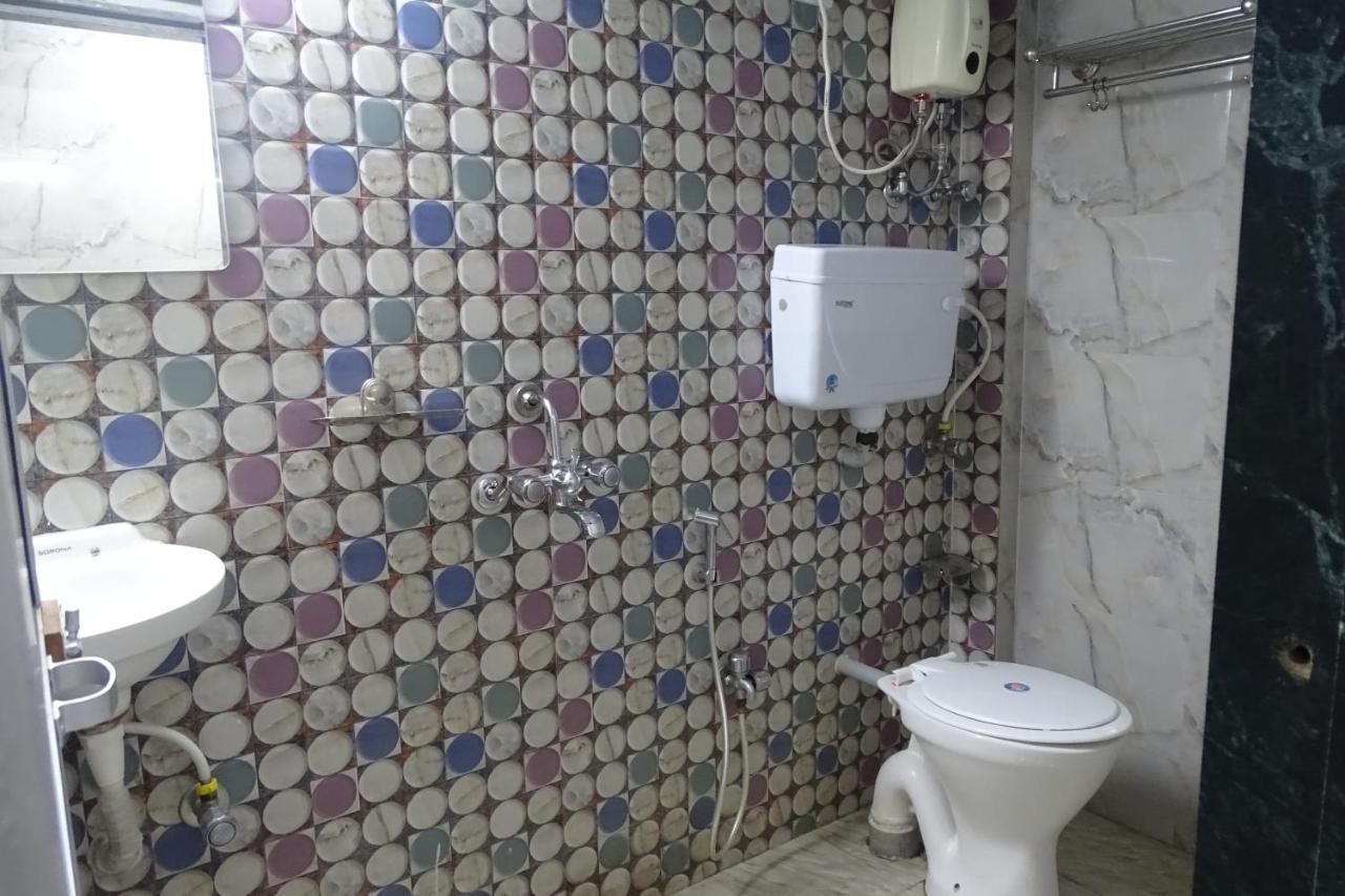 Hostel Sunshine Backpackers, Airport