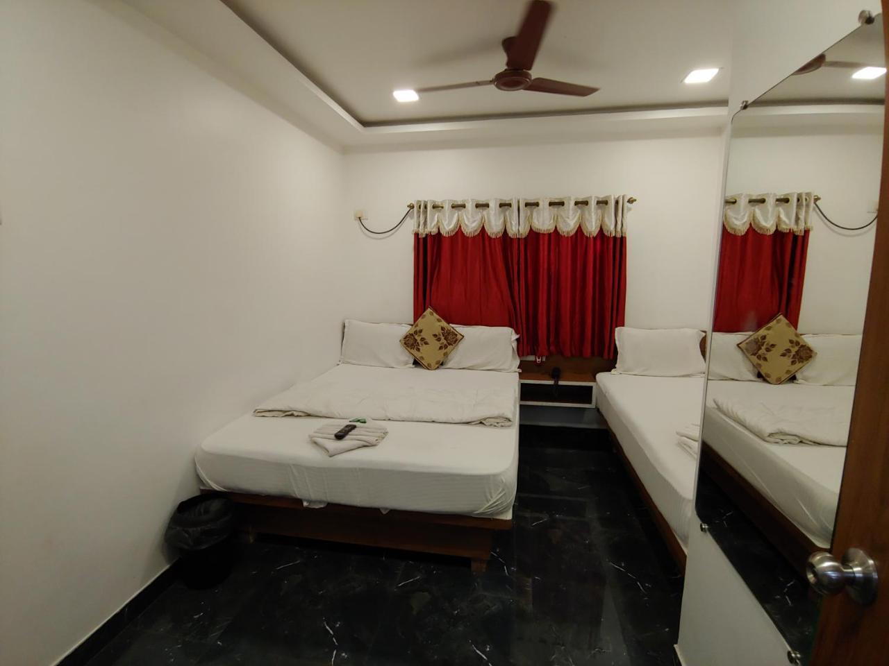 Balaji Residency Kurla East Hotel
