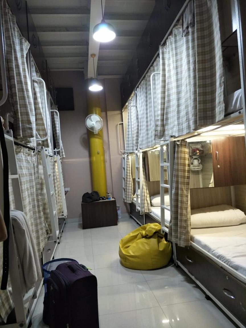 Abuzz Parel Hostel