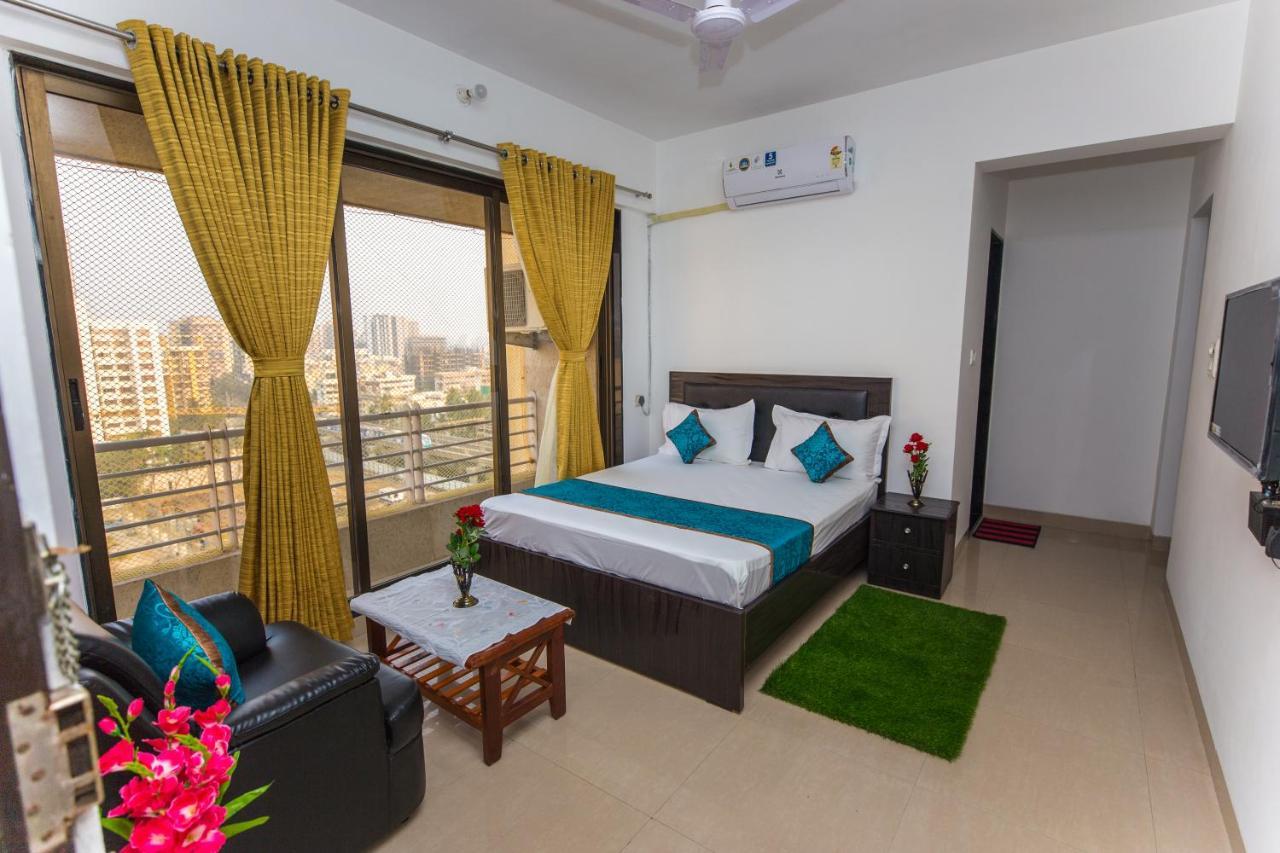 Aristo Room, - Near Kokilaben Dhirubai Ambani Hospital For Family Only, Mumbai