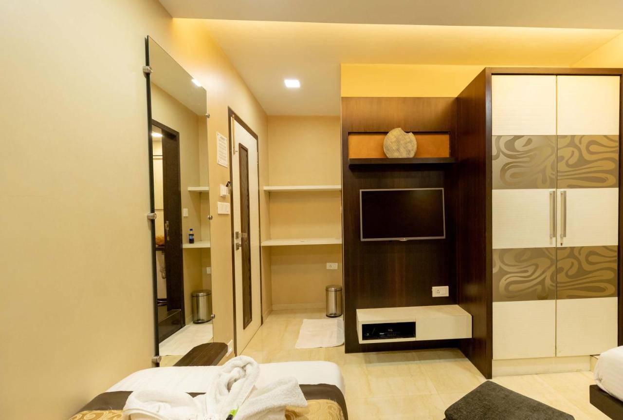 Colaba Suites - Near Taj Hotel, 3* Bombaim