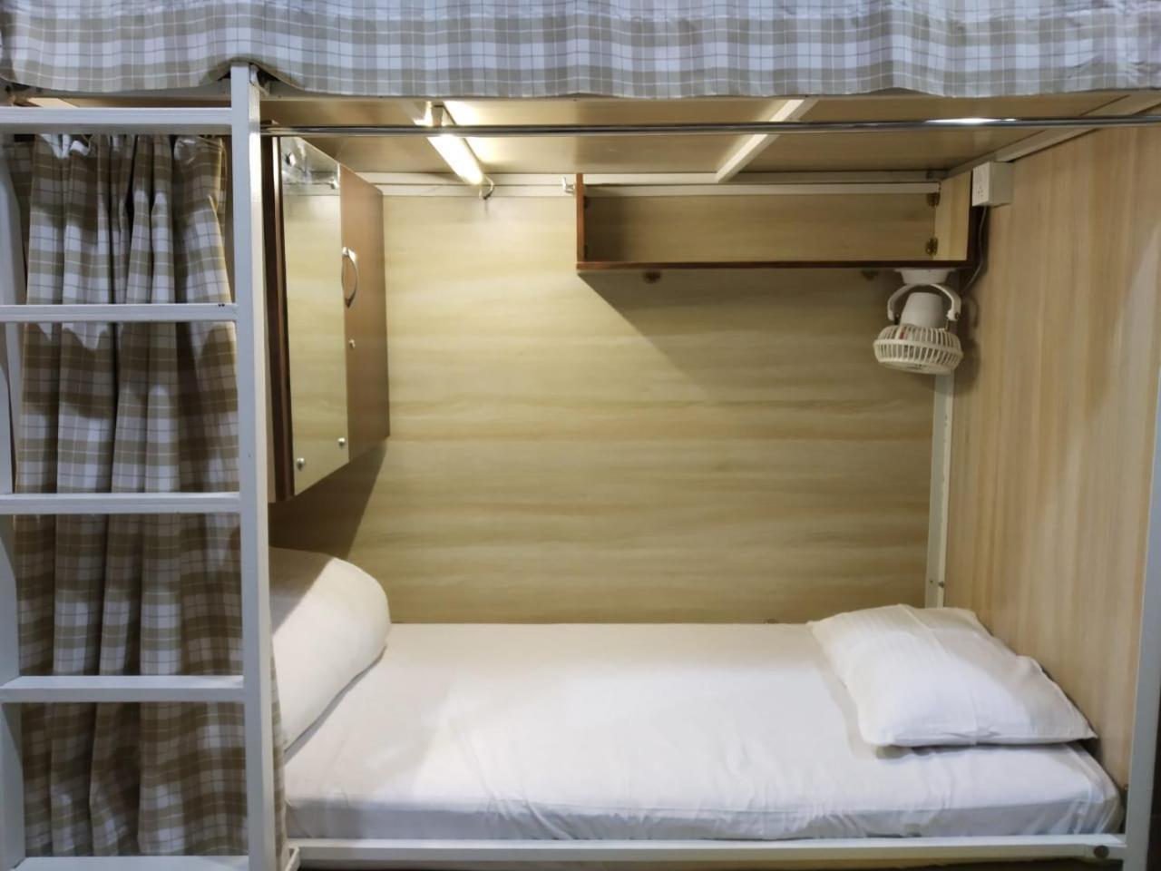 Hostel Abuzz Sakinaka *