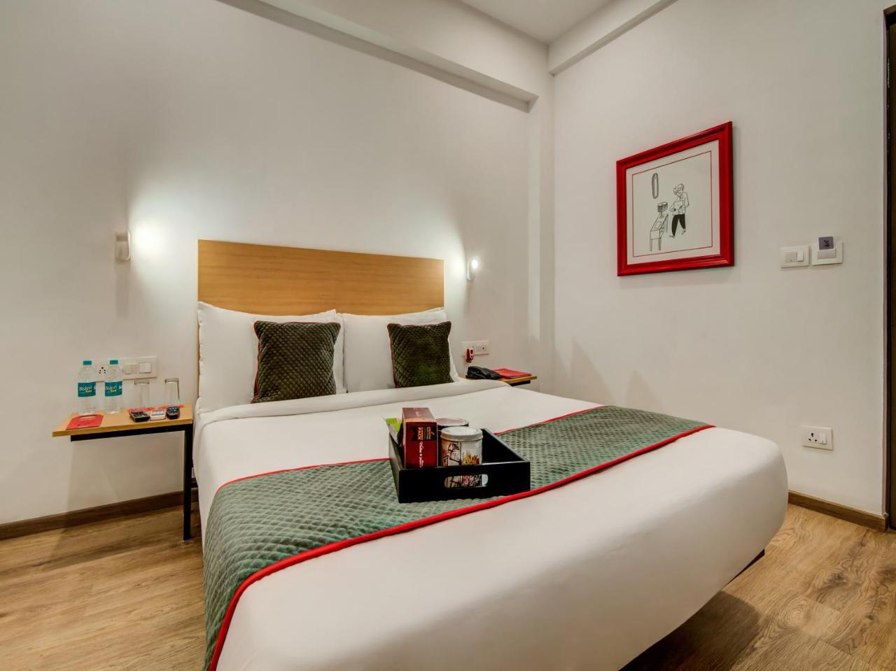 Vaccinated Staff- Oyo Townhouse 105 Khar West Station Hotel Mumbai