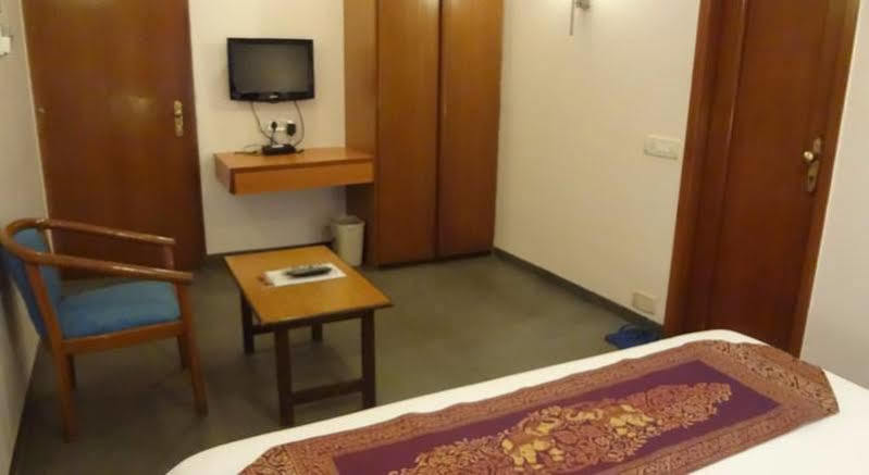 Jayshree Domestic Airport Hotel