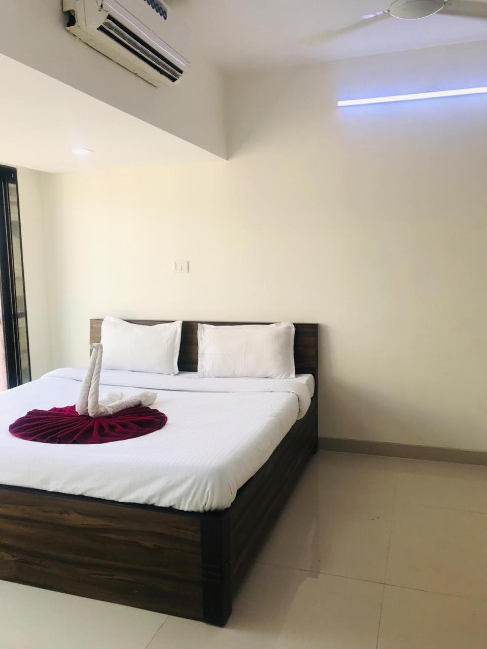 Apartment Sixth Sense Hospitality Service In Bandra Bkc