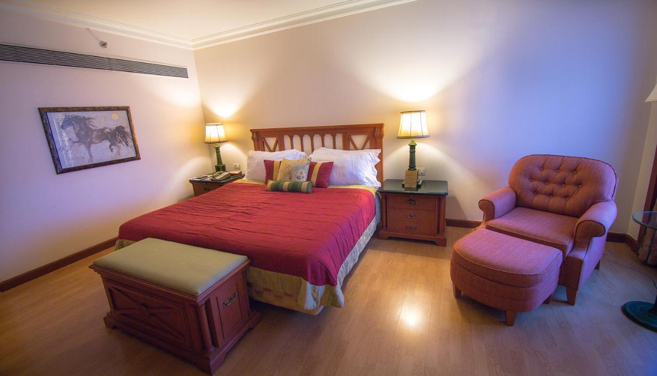 Hotel The Orchid Parle 5*