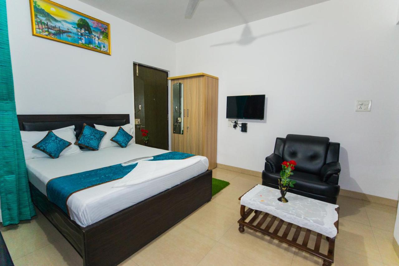 Acomodação com café da manhã  Aristo Room, - Near Kokilaben Dhirubai Ambani Hospital For Family Only,