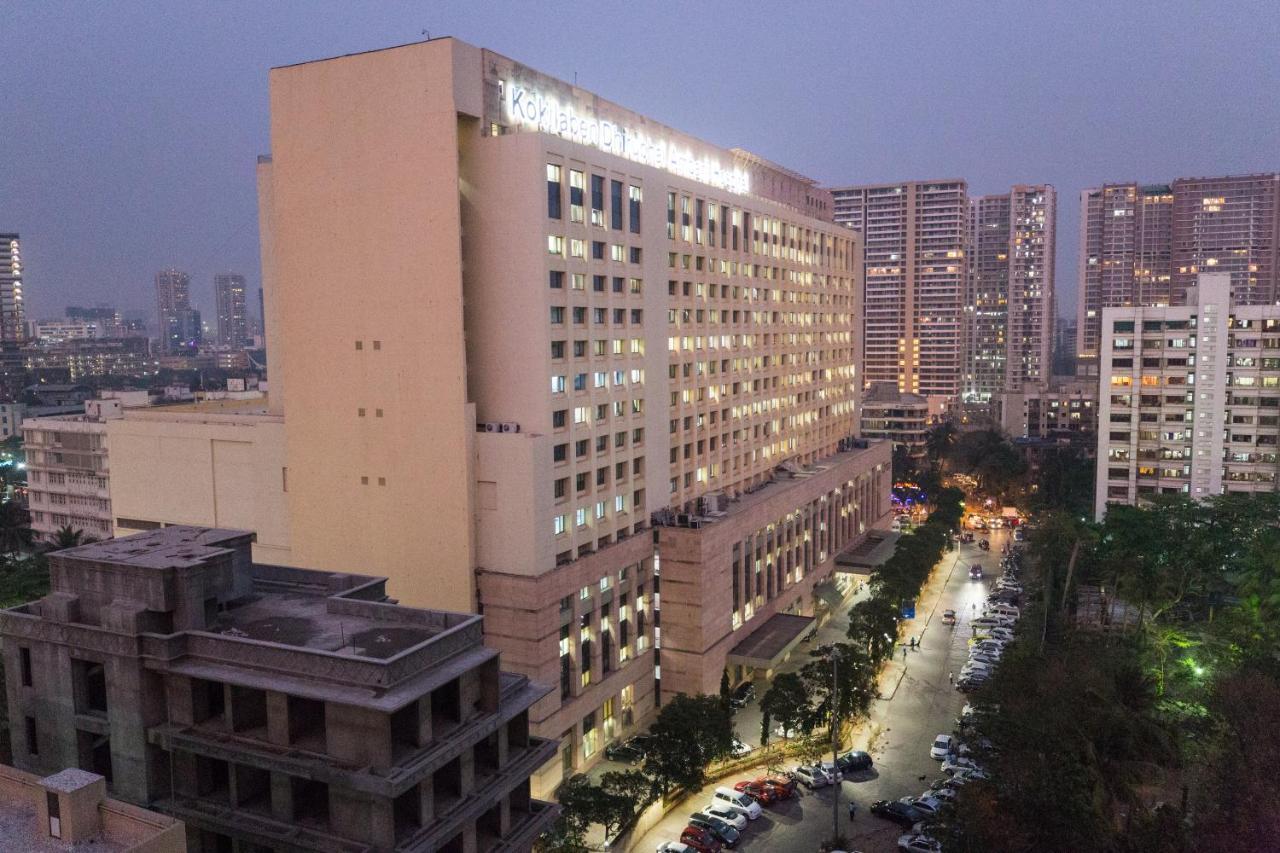 Acomodação com café da manhã  Aristo Room, - Near Kokilaben Dhirubai Ambani Hospital For Family Only, *