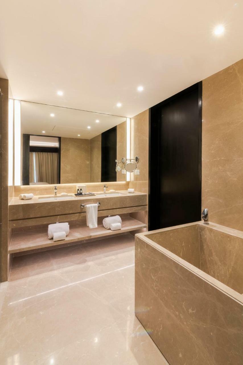 The Park Juhu Hotel 4*