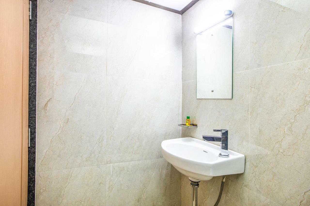 Fabexpress Silver - Nr Bkc Hotel