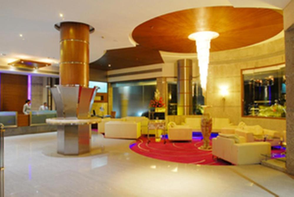 Peninsula Grand Mumbai
