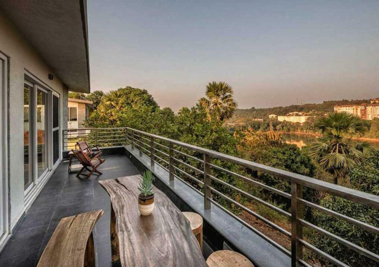 Gorai Beach • Private Pool • 3.5 Bed Bombaim