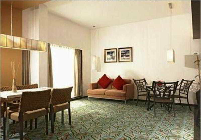 Satkar Residency Hotel 4*