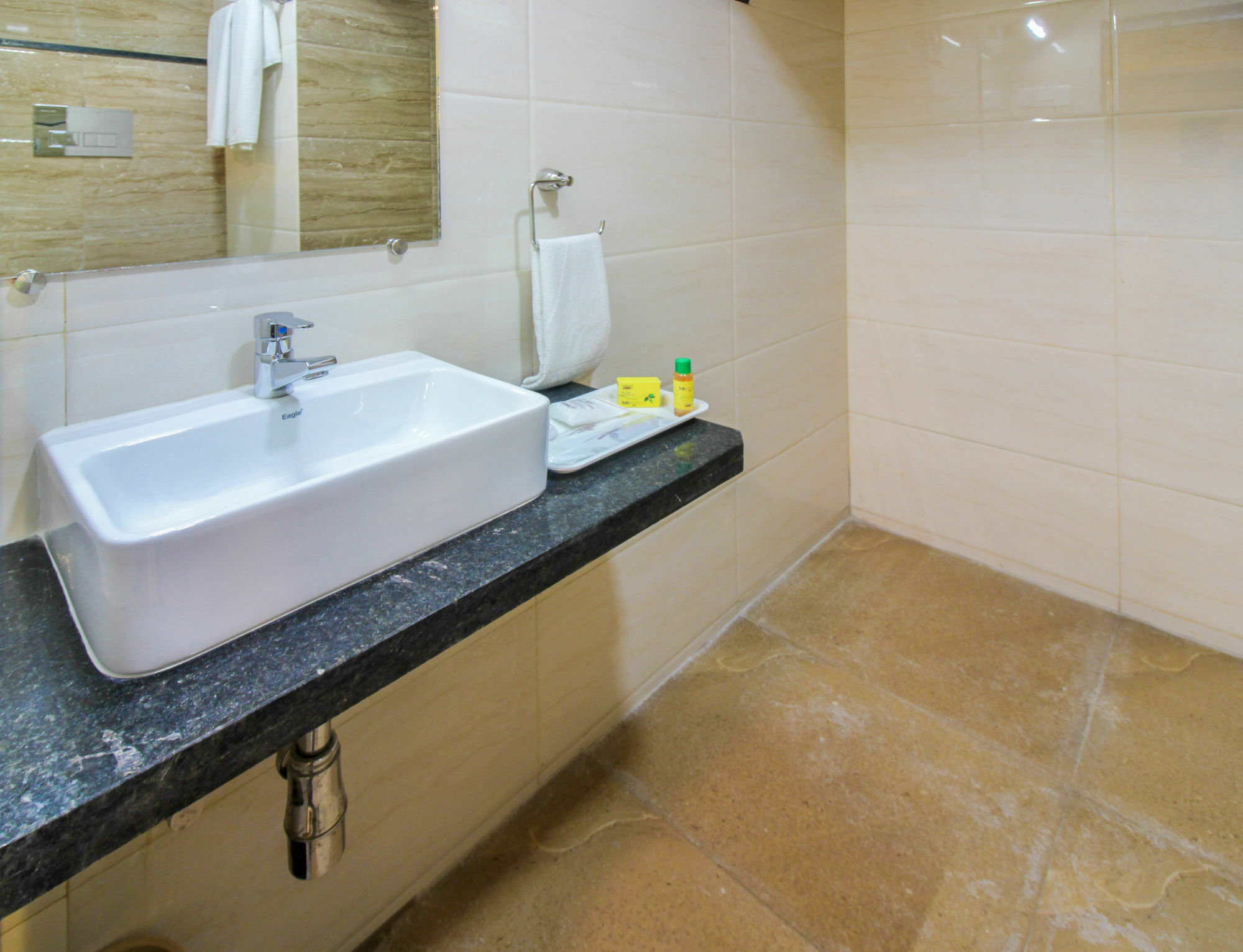 Fabhotel Embassy Park Hotel 3*