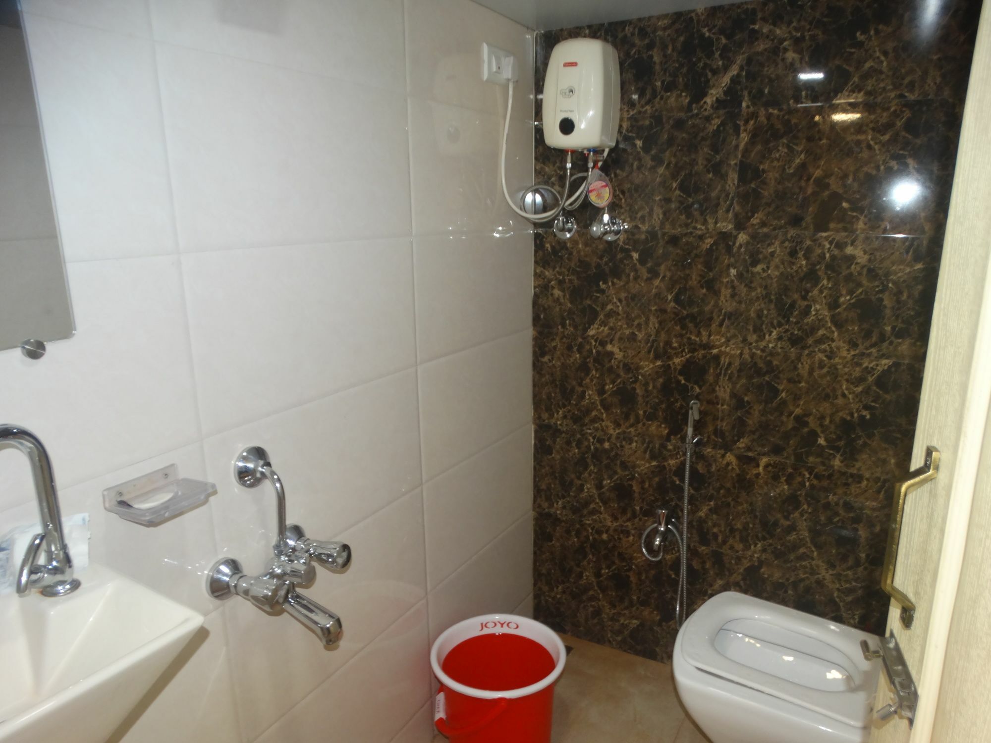 Hotel Qamar Mumbai
