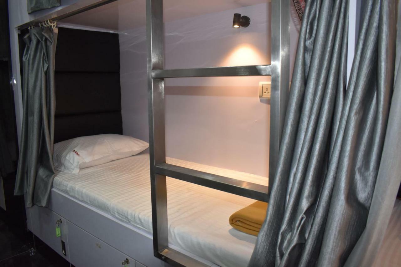 Hostel The Address *