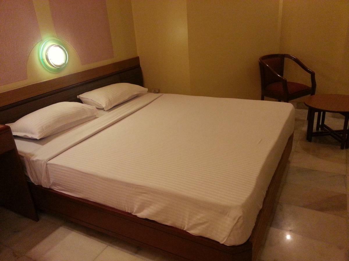 Ashray International, Sion - Near Bkc 2*