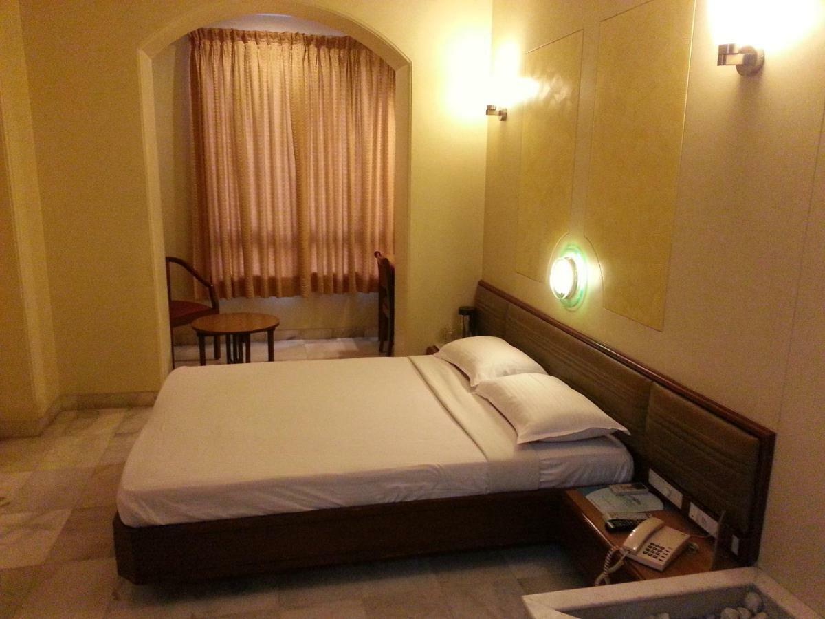 Ashray International, Sion - Near Bkc Hotel