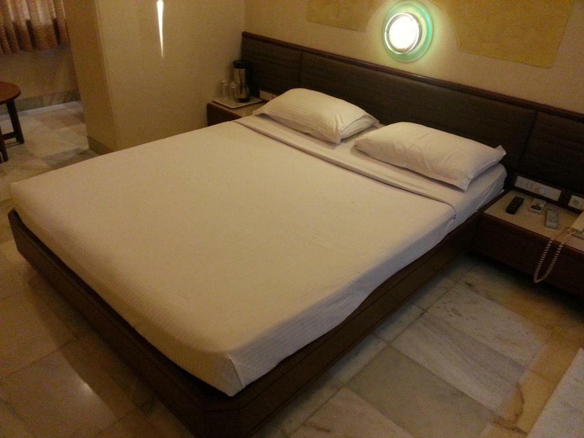 Hotel Ashray International, Sion - Near Bkc